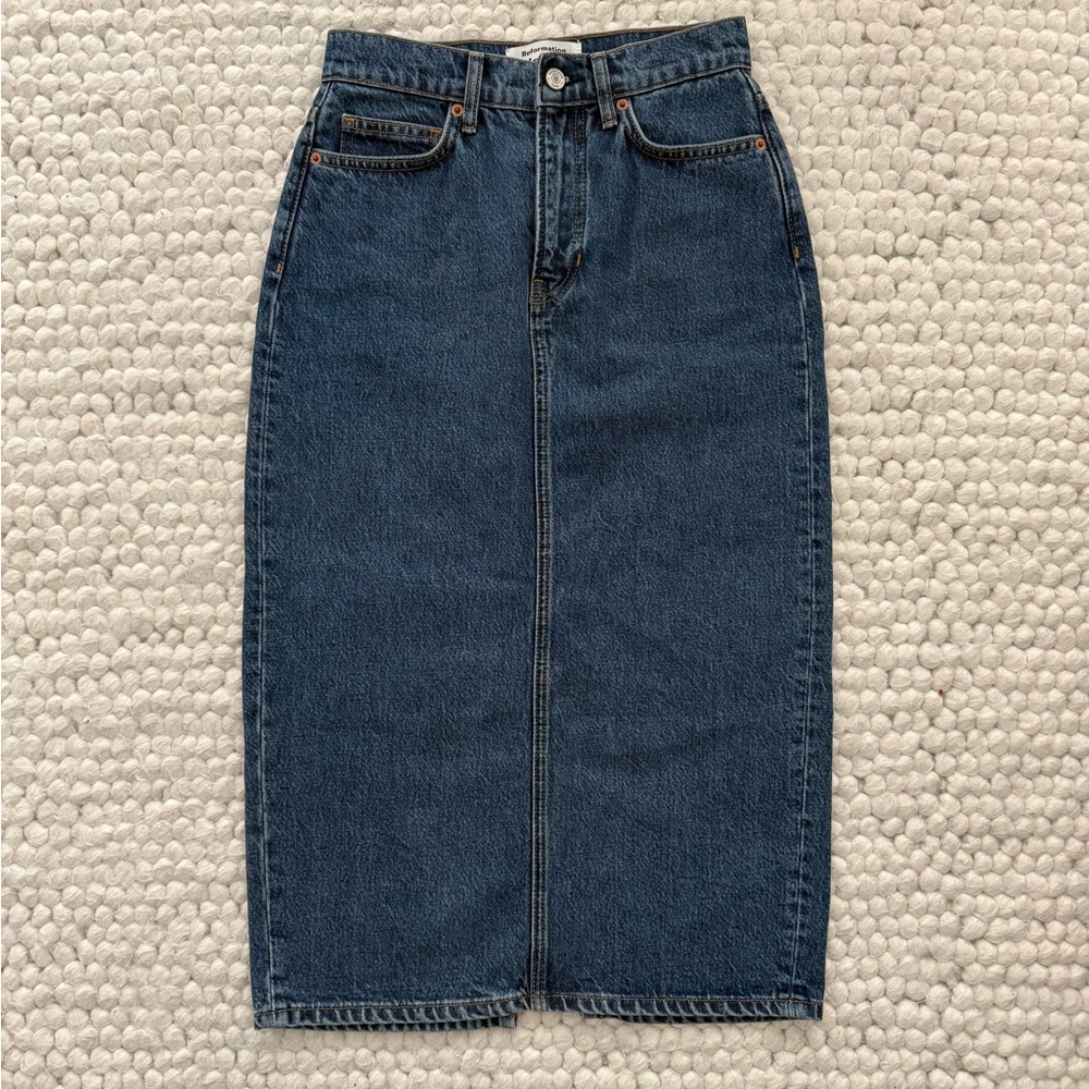 Reformation Jayde High Rise Denim Midi
Skirt Size 25